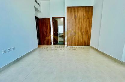 Apartment - 1 Bedroom - 2 Bathrooms for rent in Jumeirah Garden City - Al Satwa - Dubai