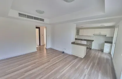 Villa - 2 Bedrooms - 3 Bathrooms for rent in Springs 11 - The Springs - Dubai