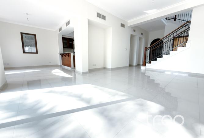 Single Row | Best Price | Vacant Now photo 2