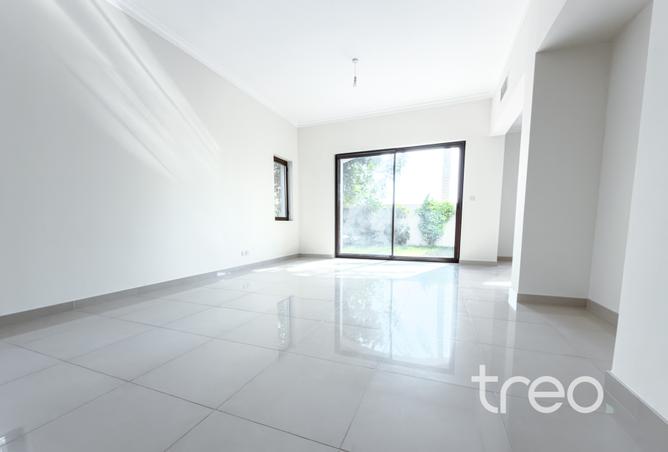 Single Row | Best Price | Vacant Now photo 3