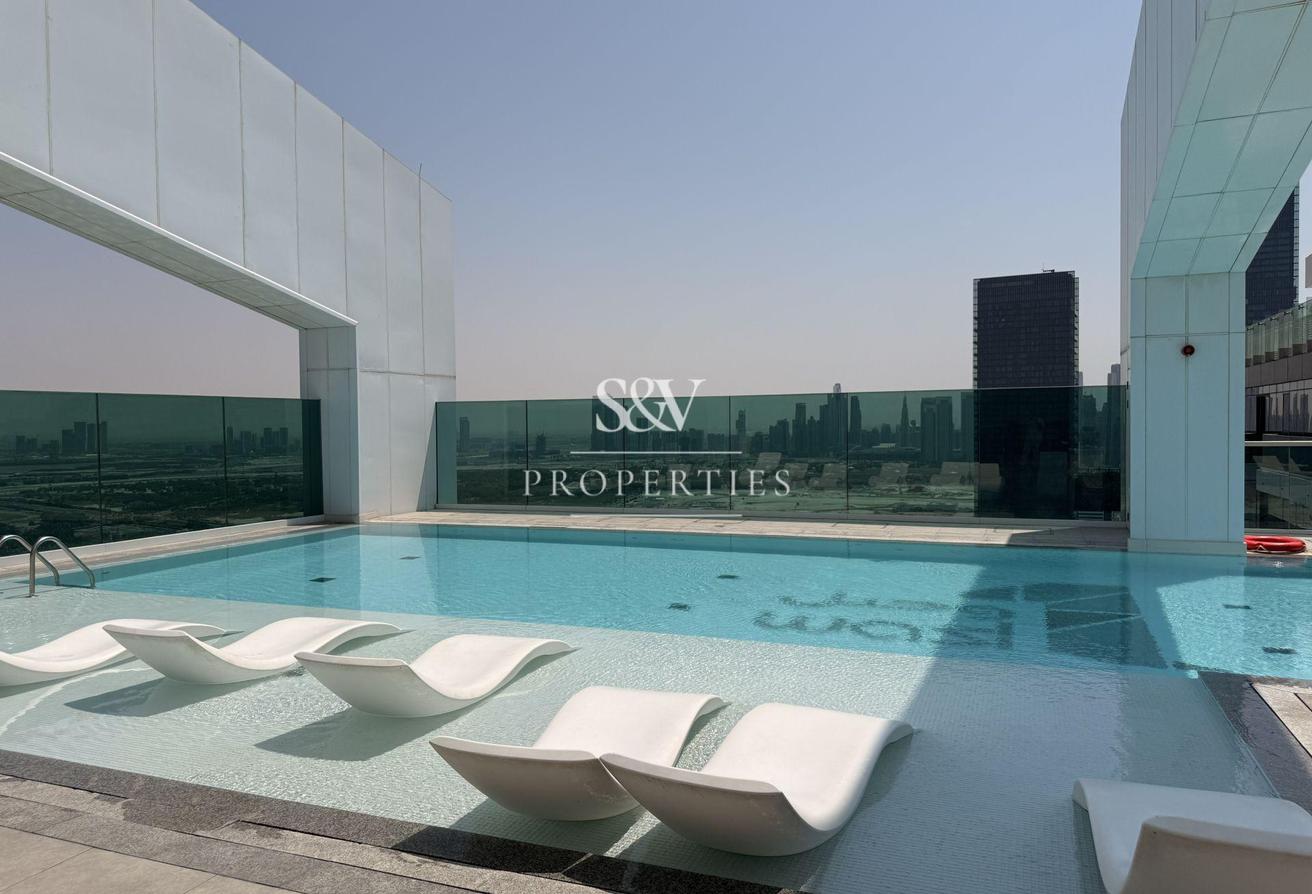 Metro Access | SPACIOUS 1BR | ICONIC CITY VIEW photo 15