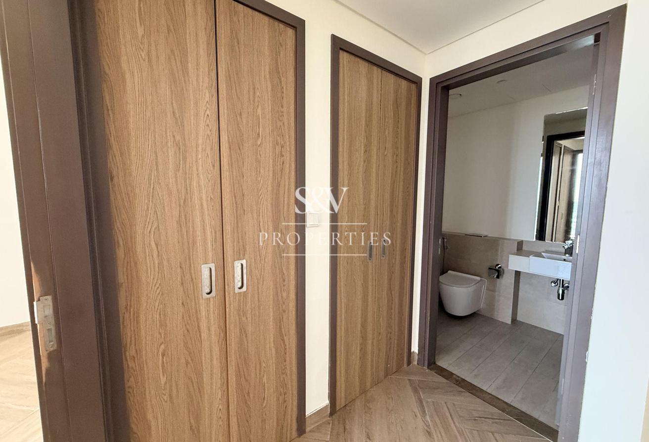 Metro Access | SPACIOUS 1BR | ICONIC CITY VIEW photo 10