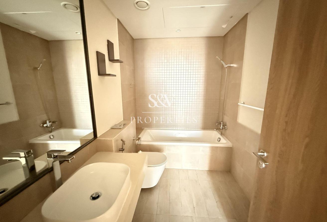 Metro Access | SPACIOUS 1BR | ICONIC CITY VIEW photo 13