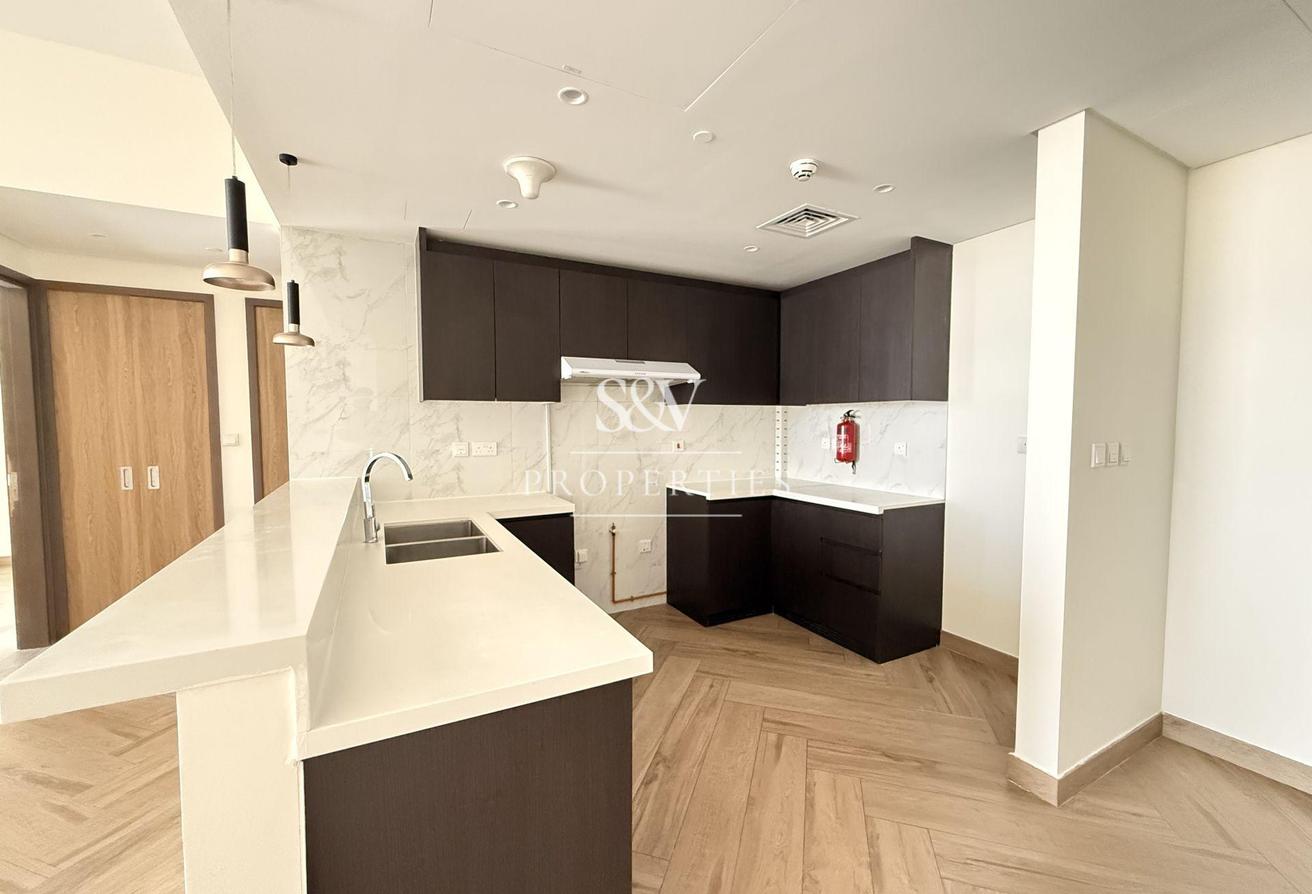 Metro Access | SPACIOUS 1BR | ICONIC CITY VIEW photo 11