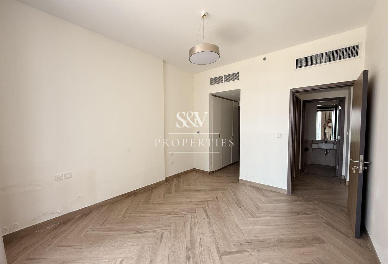 Metro Access | SPACIOUS 1BR | ICONIC CITY VIEW photo 9