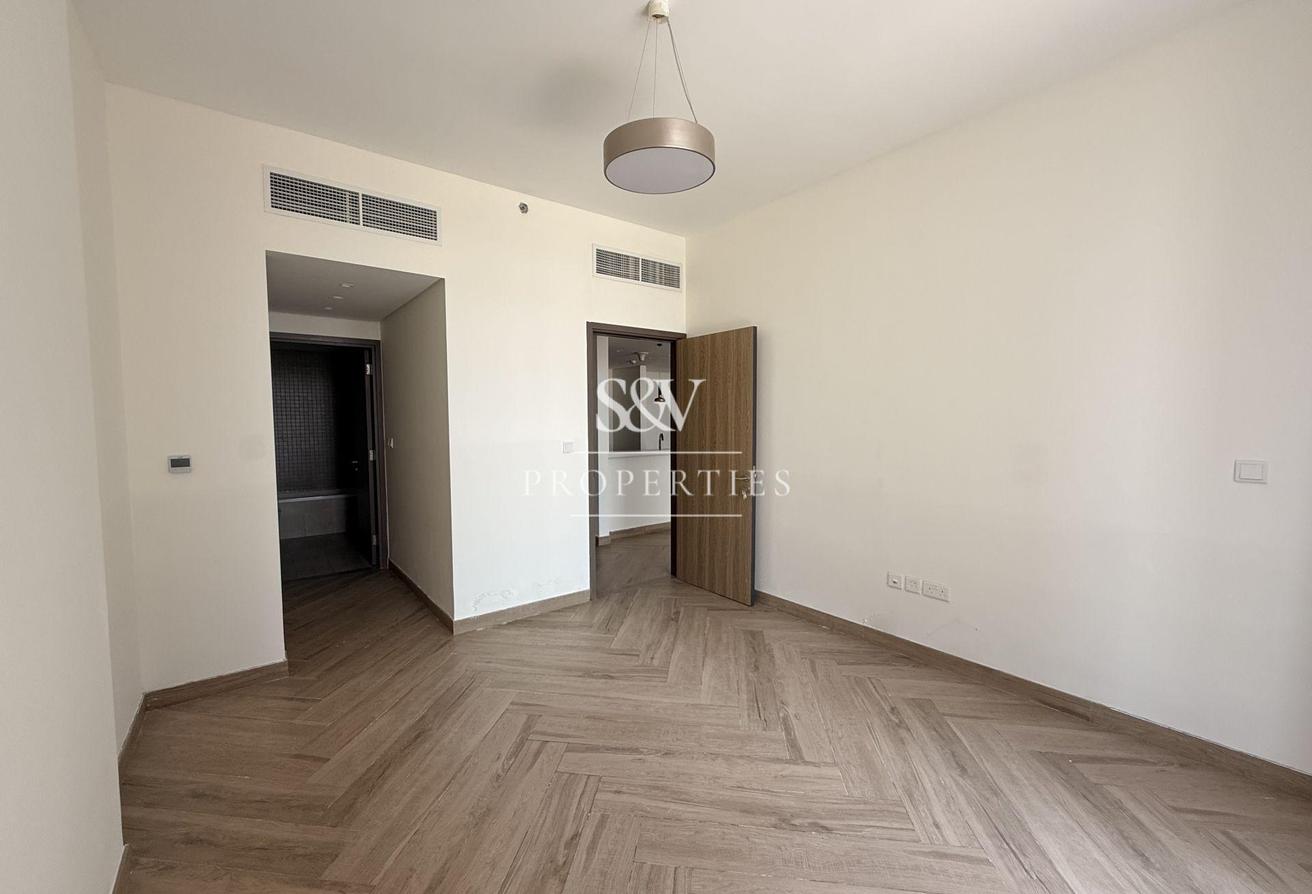Metro Access | SPACIOUS 1BR | ICONIC CITY VIEW photo 6