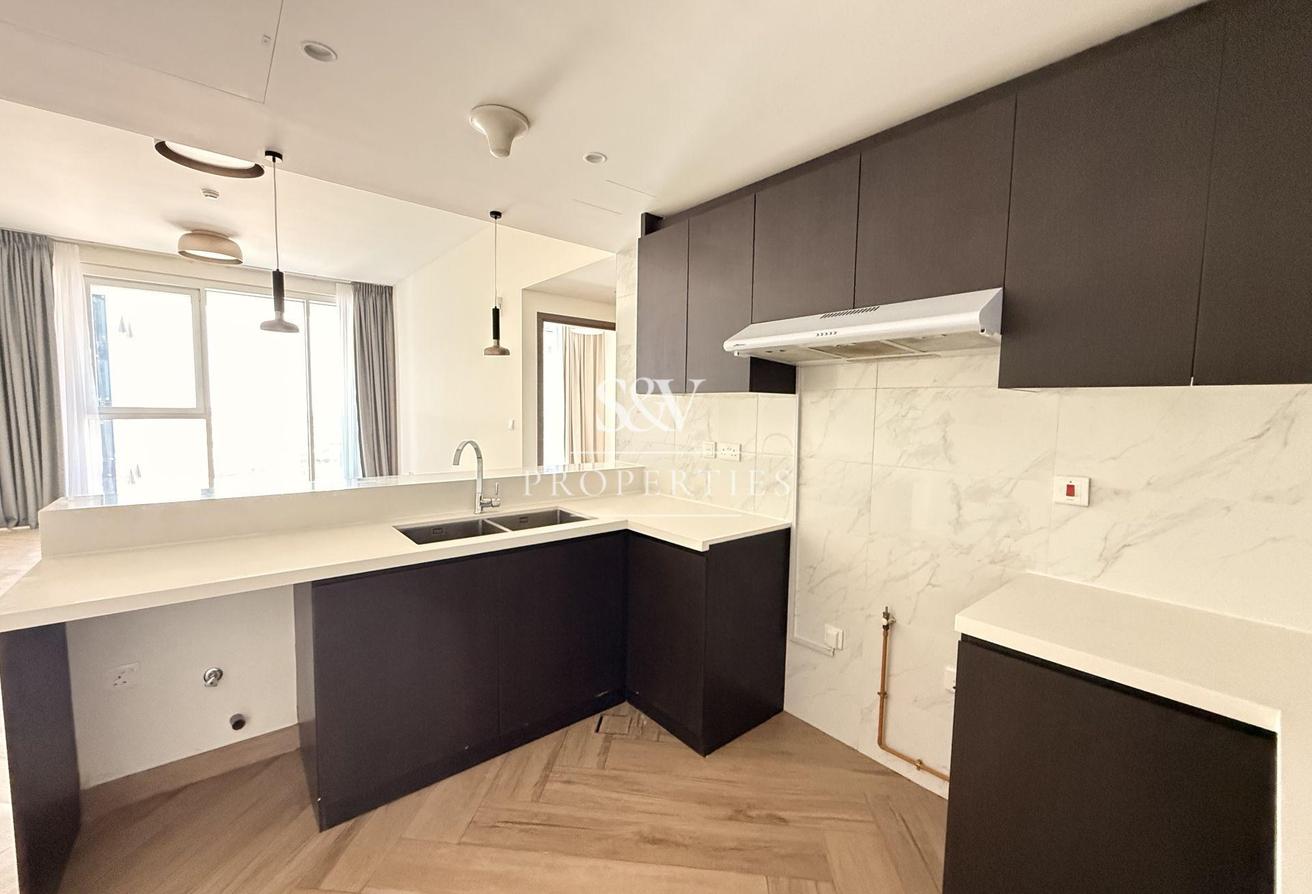 Metro Access | SPACIOUS 1BR | ICONIC CITY VIEW photo 5