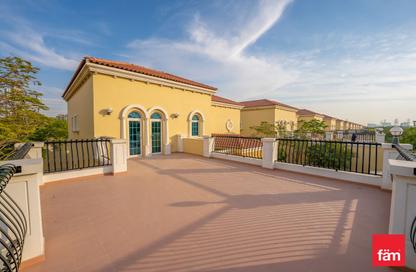 Villa - 4 - 5 for sale in District 8 - Jumeirah Park - Dubai