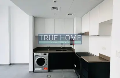 شقة - غرفة نوم - 2 حمامات للبيع في الجادة - الشارقة شقة - غرفة نوم - 2 حمامات للبيع في الجادة - الشارقة