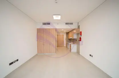 Apartment - Studio - 1 Bathroom for rent in Karimian 3 - Jumeirah Garden City - Al Satwa - Dubai