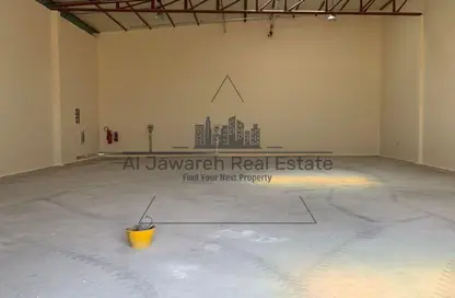 مستودع - استوديو - 1 حمام للايجار في أم درع - أم القيوين