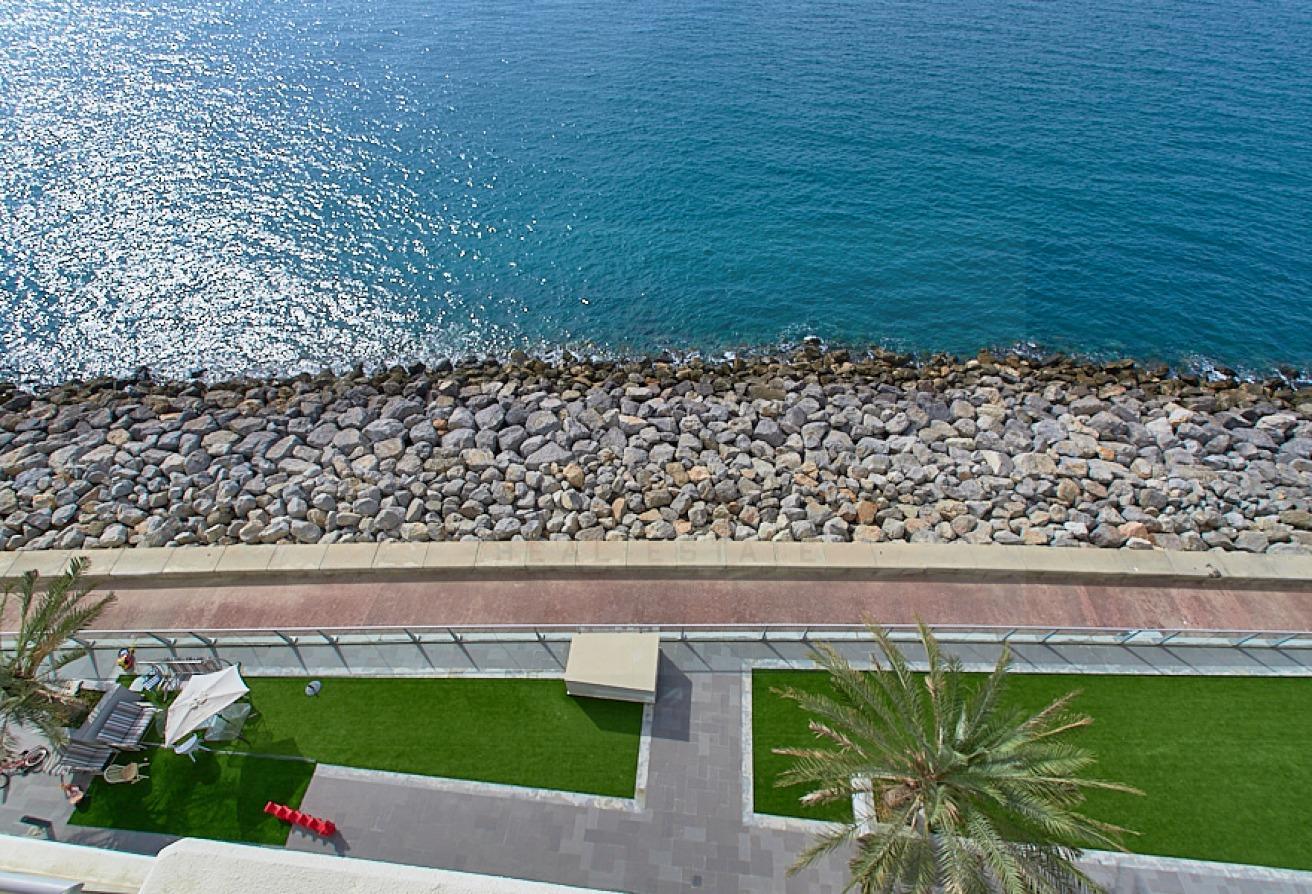Fully Furnished I Direct Sea View