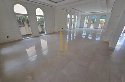 Villa - 6 Bedrooms - 6 Bathrooms for rent in Jumeirah 1 Villas - Jumeirah 1 - Jumeirah - Dubai