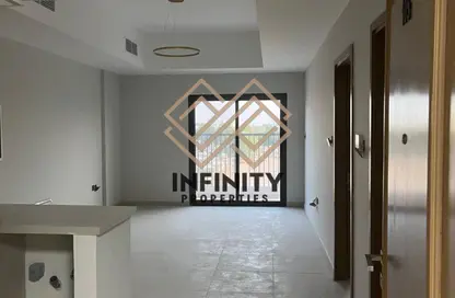 شقة - غرفة نوم - 2 حمامات للبيع في كنتيا - فيلات ضواحي عجمان - ضواحي عجمان - عجمان