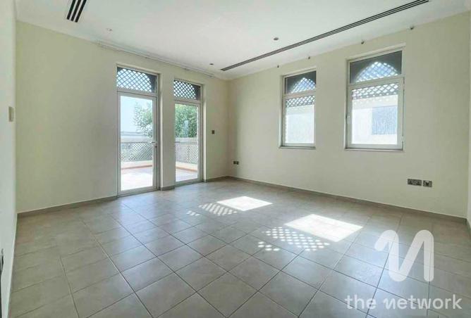 98678567 - Property Image 3