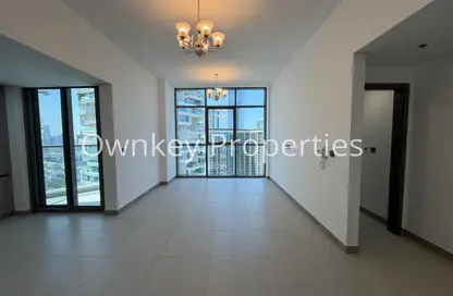 شقة - 2 غرف نوم - 3 حمامات للايجار في مساكن أواسيس فيستا - الضاحية 13 - قرية جميرا الدائرية - دبي