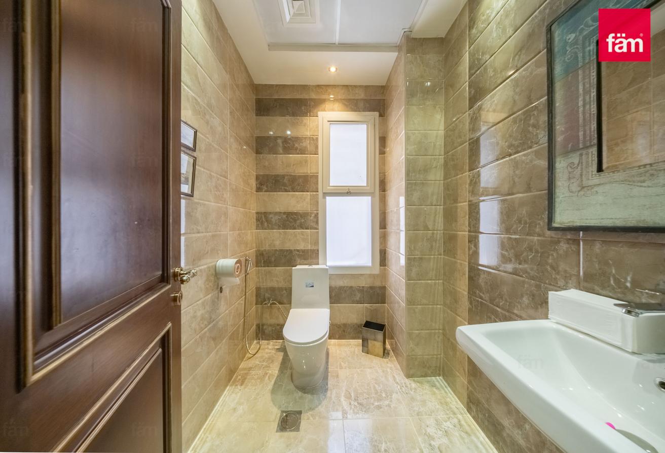 Modern Villa With Nearby Schools & Amenities photo 26