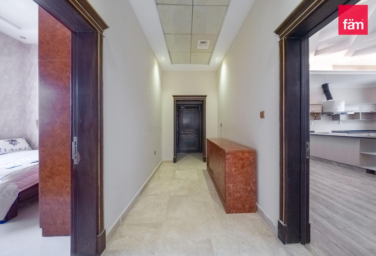 Modern Villa With Nearby Schools & Amenities photo 24