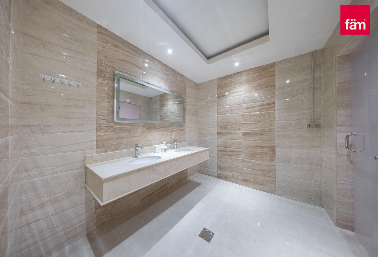 Modern Villa With Nearby Schools & Amenities photo 25