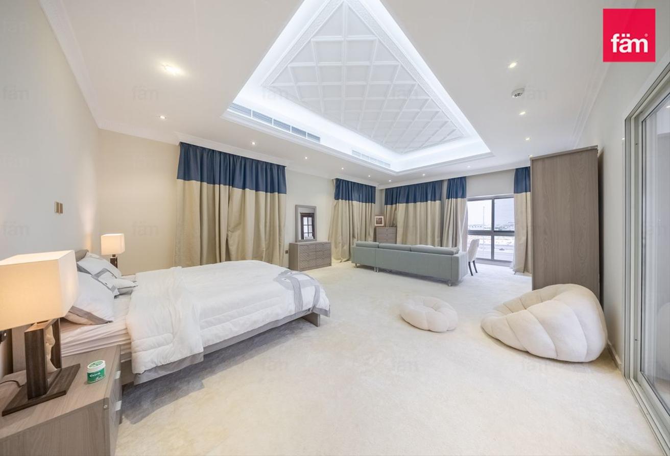 Modern Villa With Nearby Schools & Amenities photo 7