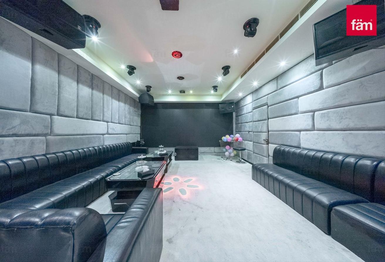 Modern Villa With Nearby Schools & Amenities photo 9
