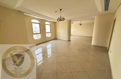 Apartment - 4 Bedrooms - 5 Bathrooms for rent in Al Majaz 3 - Al Majaz - Sharjah Apartment - 4 Bedrooms - 5 Bathrooms for rent in Al Majaz 3 - Al Majaz - Sharjah