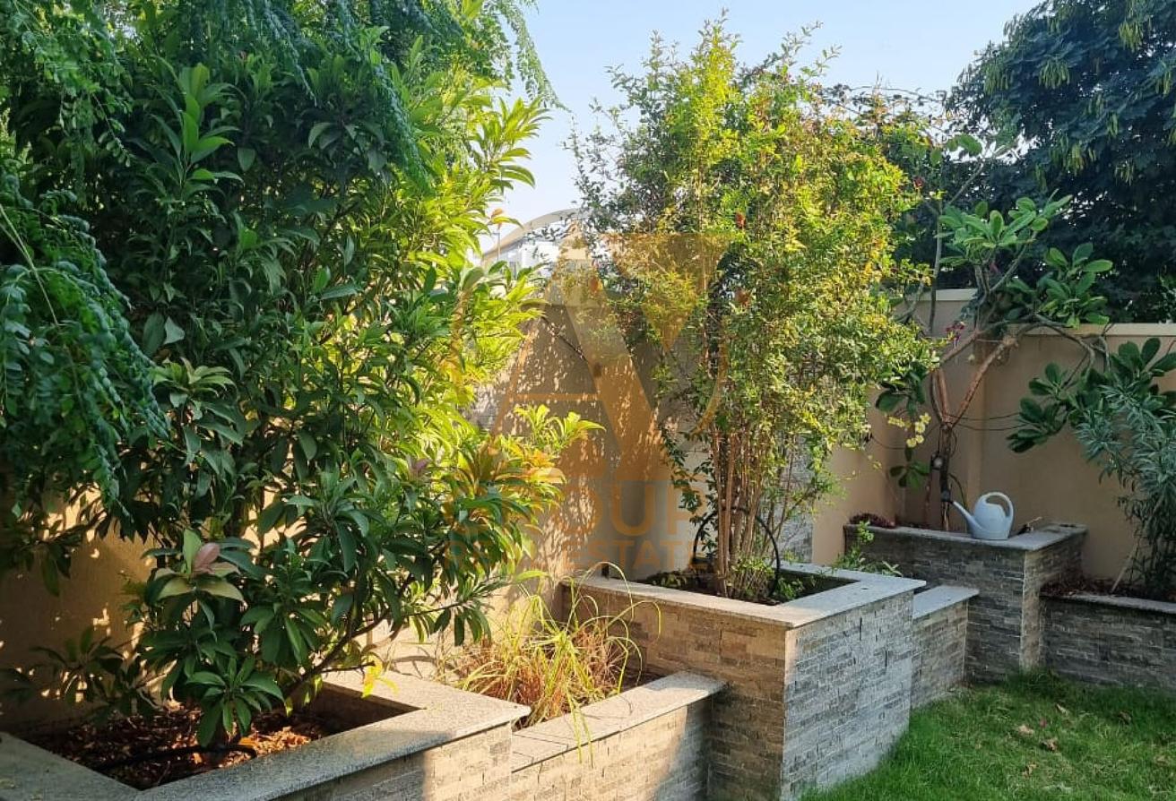 Single Row | Corner Unit | 3BR + Maid | Landscaped Garden photo 4