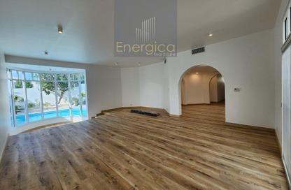 Villa - 5 Bedrooms - 5 Bathrooms for rent in Jumeirah 1 Villas - Jumeirah 1 - Jumeirah - Dubai