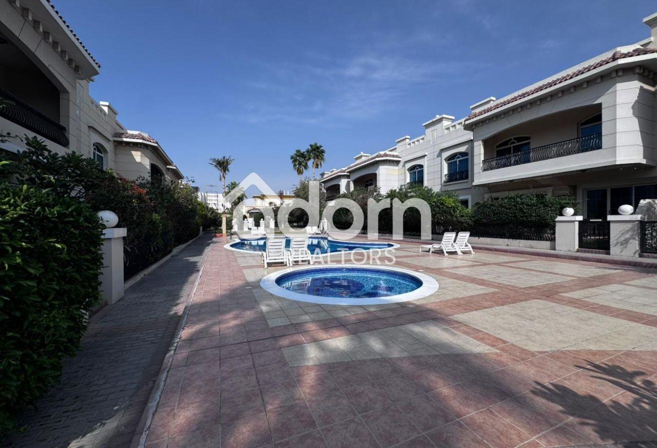 Spacious 4Br Villa | Private Garden | Shared Pool photo 6