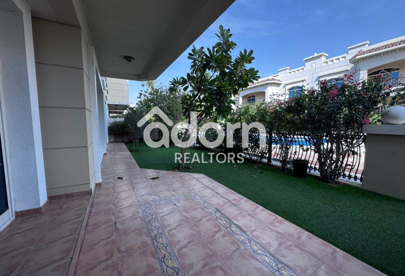 Spacious 4Br Villa | Private Garden | Shared Pool photo 7