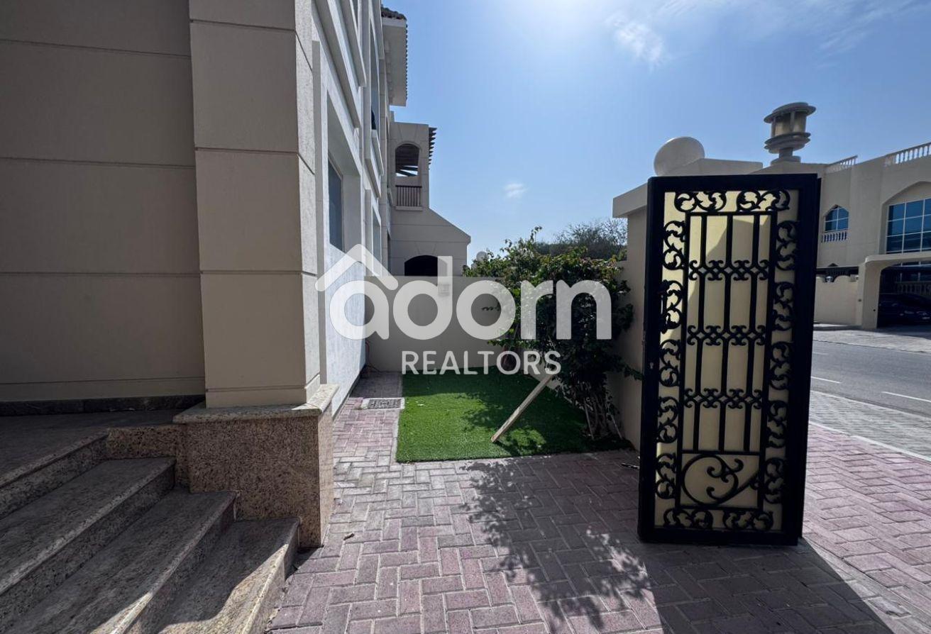 Spacious 4Br Villa | Private Garden | Shared Pool photo 8