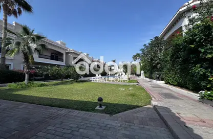 Villa - 4 Bedrooms - 5 Bathrooms for rent in Umm Suqeim 2 - Umm Suqeim - Dubai
