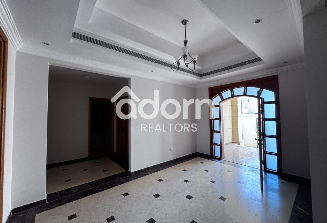 Spacious 4Br Villa | Private Garden | Shared Pool photo 18