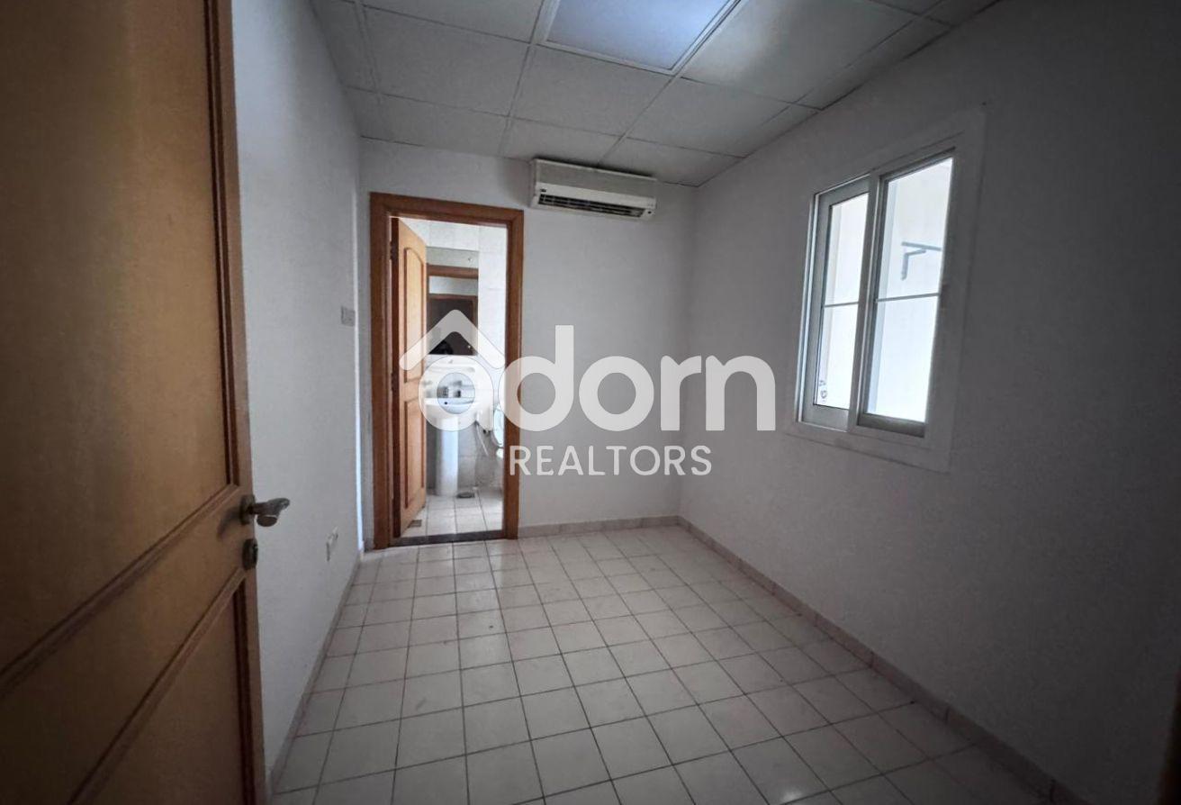 Spacious 4Br Villa | Private Garden | Shared Pool photo 12