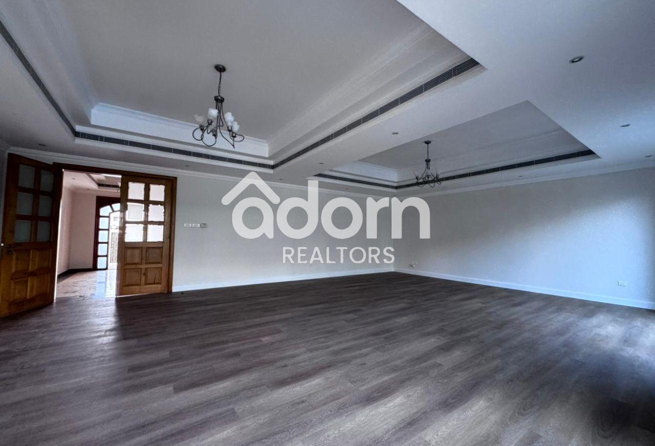 Spacious 4Br Villa | Private Garden | Shared Pool photo 2
