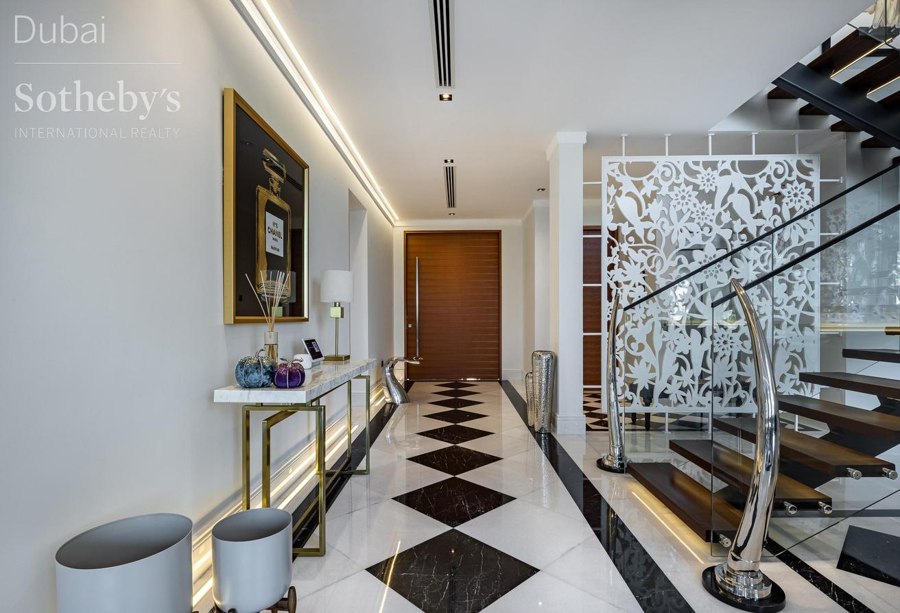Furnished and Extended Jumeirah Islands Villa photo 5