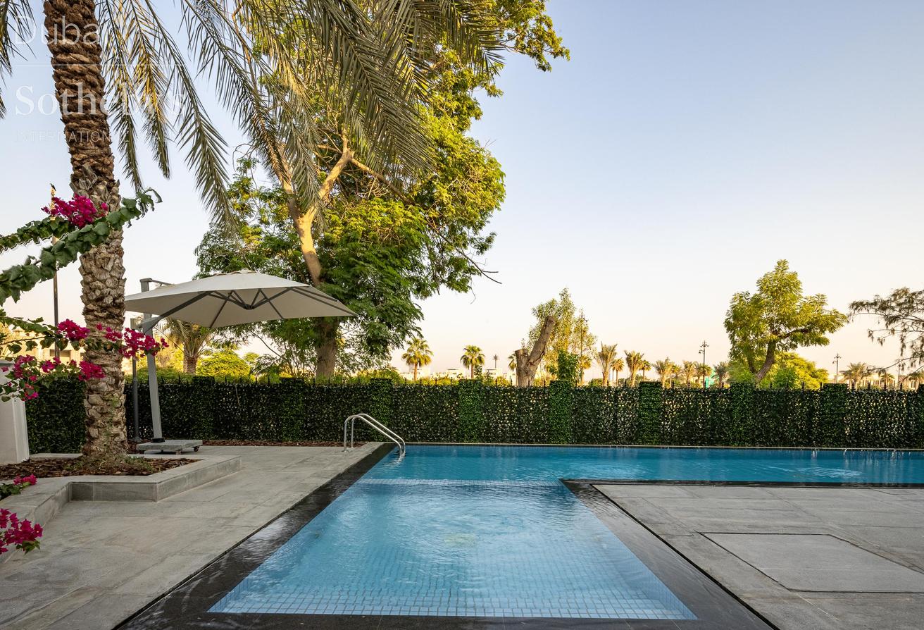 Furnished and Extended Jumeirah Islands Villa photo 23