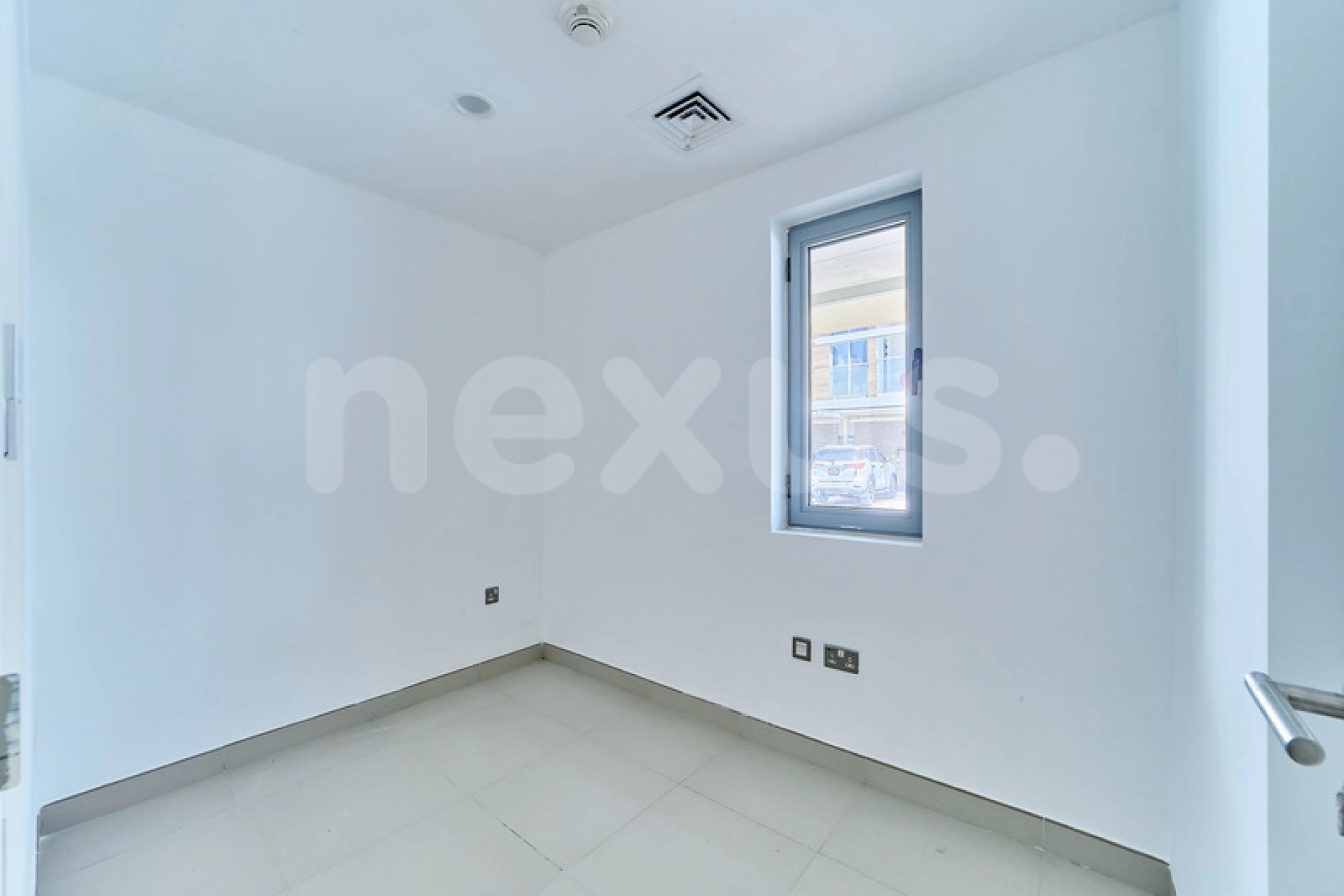 Duplex | Spacious | Vacant | Near Amenties