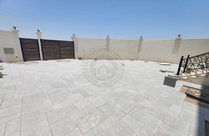 Villa - 4 Bedrooms - 6 Bathrooms for rent in Al Riffa - Ras Al Khaimah