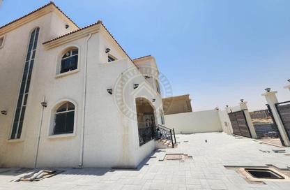 Villa - 4 Bedrooms - 6 Bathrooms for rent in Al Riffa - Ras Al Khaimah