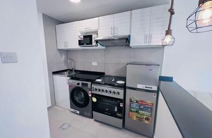 Apartment - Studio - 1 Bathroom for rent in Tourist Club Area - Abu Dhabi