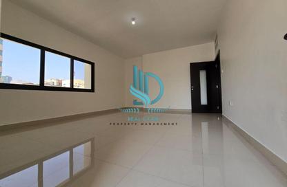 Apartment - 3 Bedrooms - 2 Bathrooms for rent in Hamdan Street - Abu Dhabi