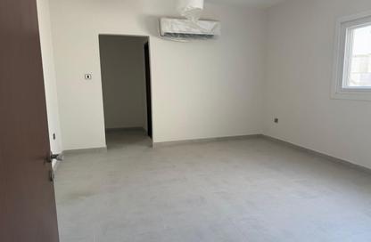 Villa - 4 - 5 for rent in Al Suyoh - Sharjah