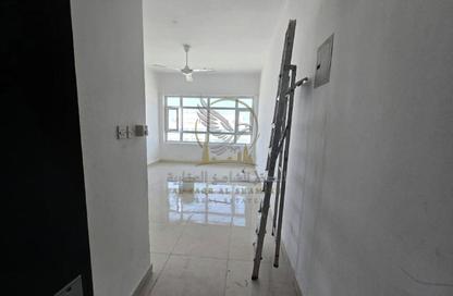 Apartment - 1 - 1 for rent in Al Qulaya'ah - Al Sharq - Sharjah Apartment - 1 - 1 for rent in Al Qulaya'ah - Al Sharq - Sharjah