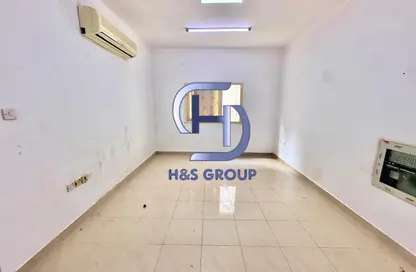 شقة - غرفة نوم - 1 حمام للايجار في الشامسي 1 - تجارية مويلح - الشارقة