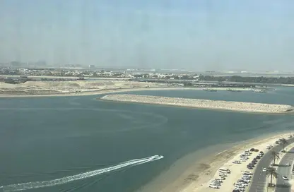 شقة - غرفة نوم - 2 حمامات للايجار في برج الممزر - الممزر - الشارقة - الشارقة