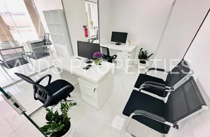 مكتب - غرفة نوم - 1 حمام للايجار في ريم ريزدنسي - الكرامة - دبي