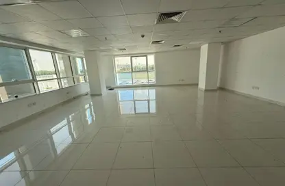 Office Space - Studio - 1 Bathroom for rent in Diamond Business Center - Arjan - Dubai