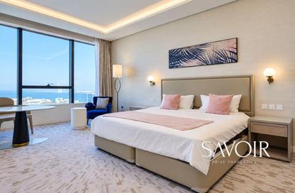 Apartment - Studio - 1 for rent in The Palm Tower - Palm Jumeirah - Dubai