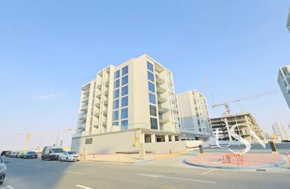 Apartment - 2 - 3 for rent in El Oneis 1 - Dubai Studio City - Dubai